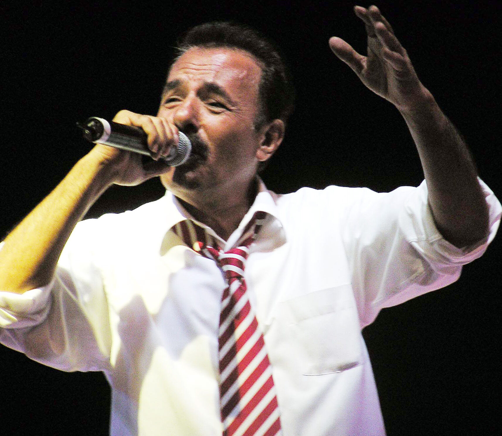 Ferdi Tayfur konserleri tarihe geçti: Siyasetçiler bu kalabalıkları toplayamadı - 7. Resim