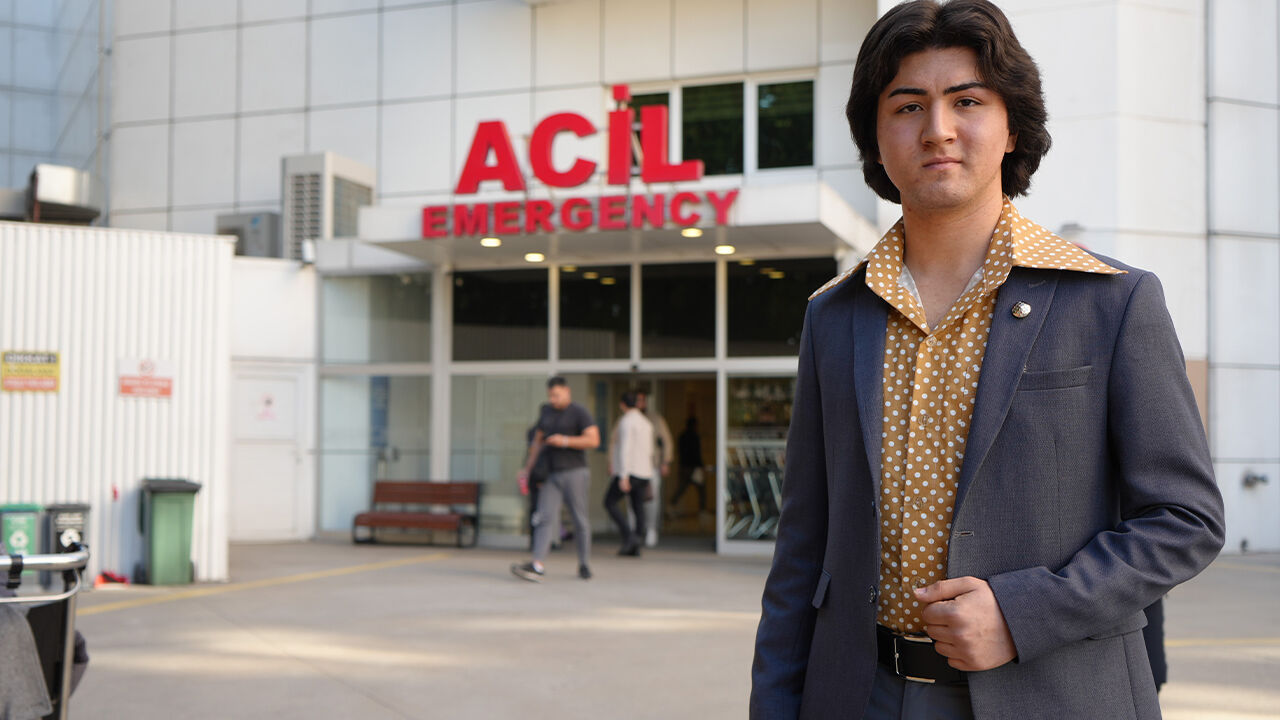 Ferdi Tayfur'a hayranlığı ile dikkat çekmişti! Talha Siraç sosyal medyada paylaştığı skandal video sonrası gözaltına alındı - 2. Resim