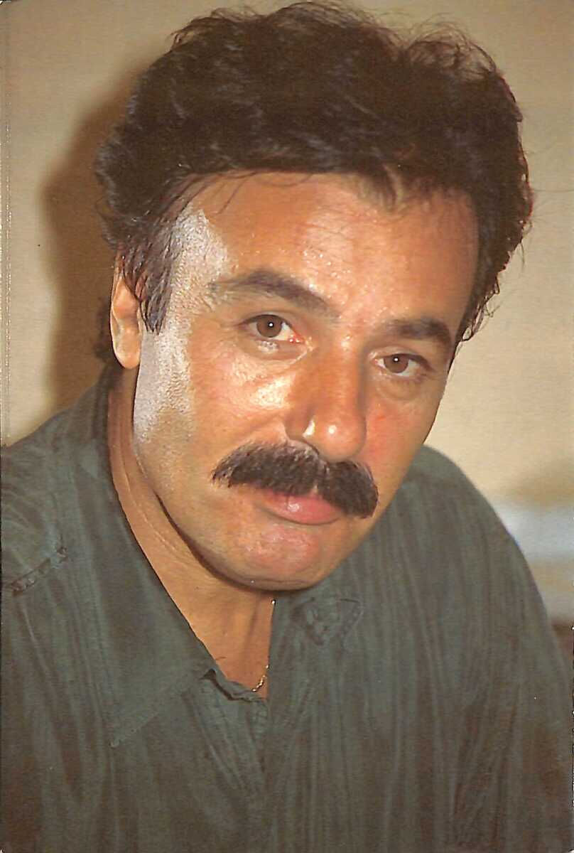 Ferdi Tayfur'un ölüm haberini alanlar hastaneye akın etti! Cenaze arabası kalabalıkta bekletildi - 3. Resim