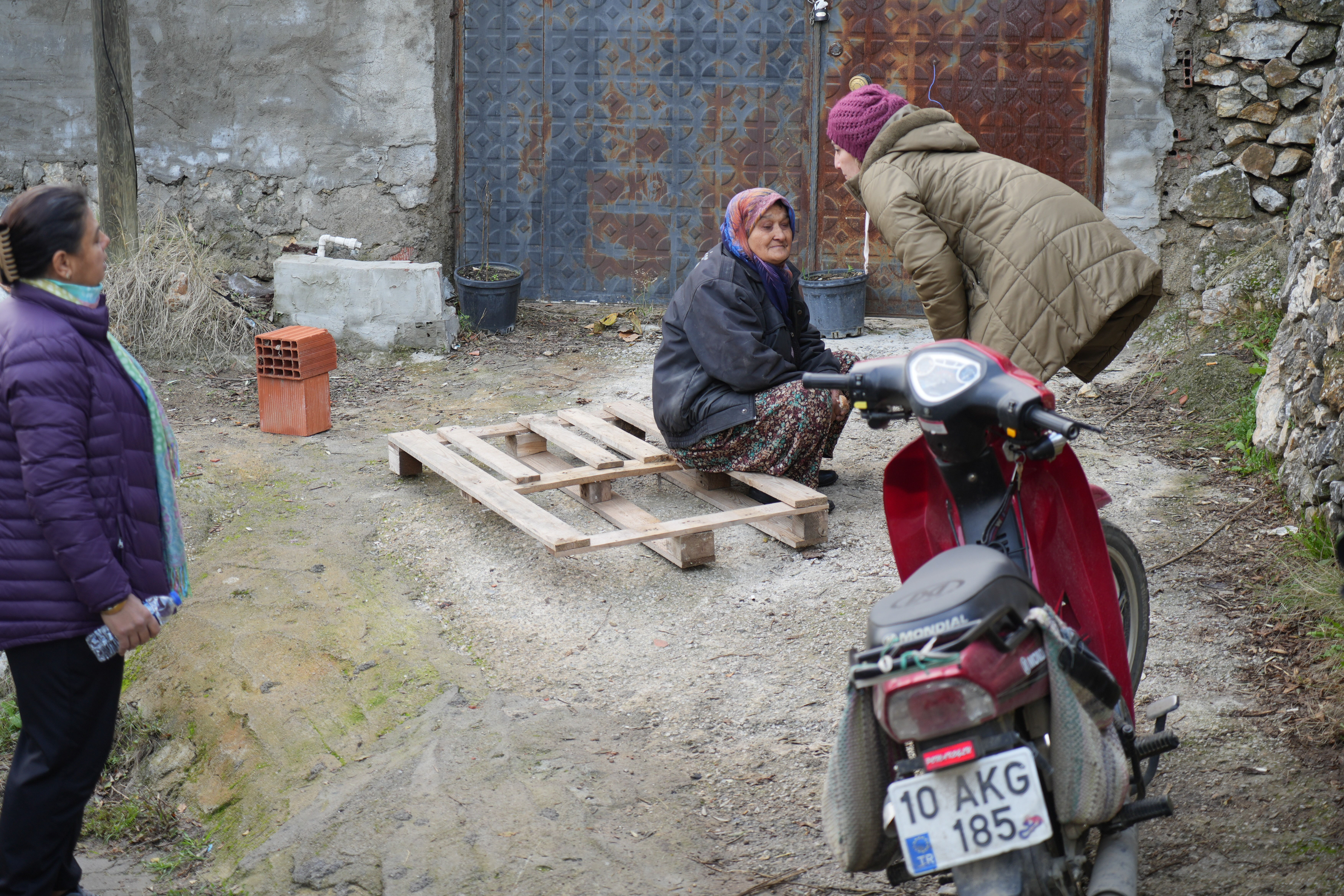 İki minik kardeş sarılarak can verdi: Acılı babaanne dilinden dökülenler yürekleri sızlattı - 4. Resim