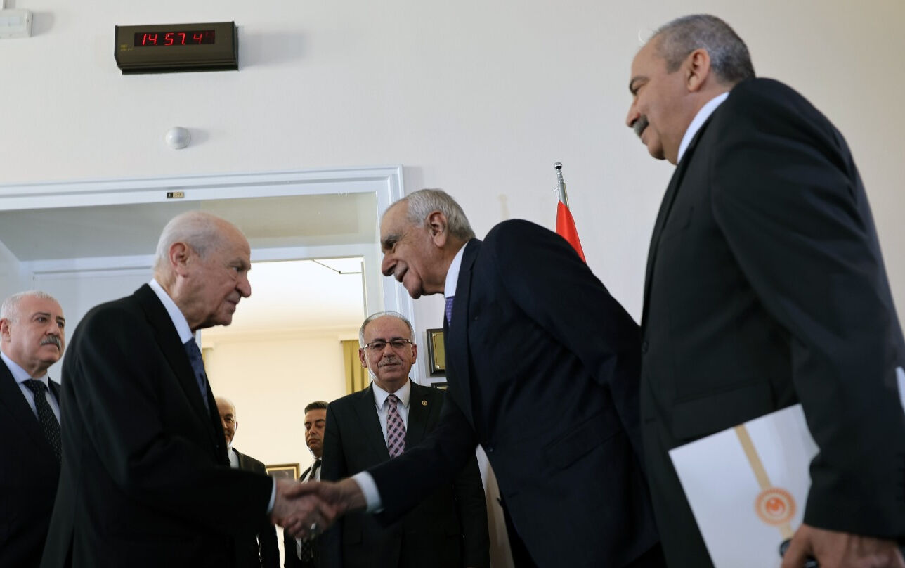 Bahçeli-DEM görüşmesinin perde arkası! Ahmet Türk ilk kez açıkladı: Silah bırakma çağrısı... Bahçeli-DEM görüşmesinin perde arkası! Ahmet Türk ilk kez açıkladı: Silah bırakma çağrısı... - 1. Resim