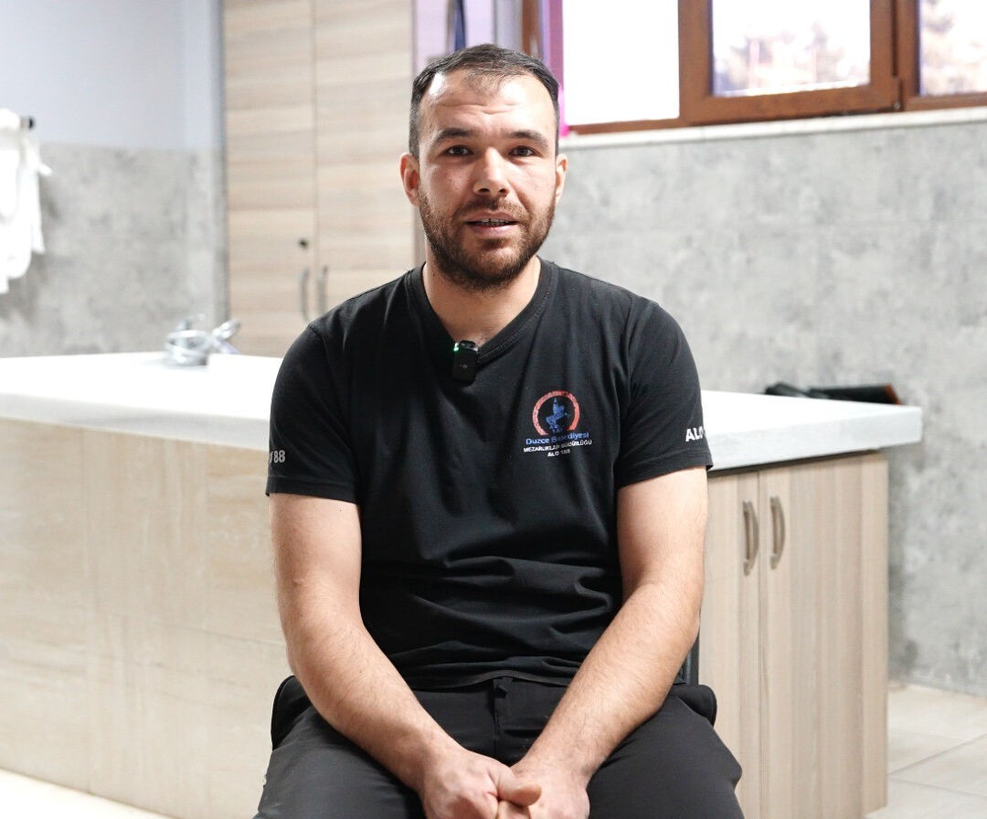 Çarpıcı gassal hatıraları gündemden düşmüyor: Verdiğim çayı içmedi... Odayı gül kokusu sardı - 1. Resim