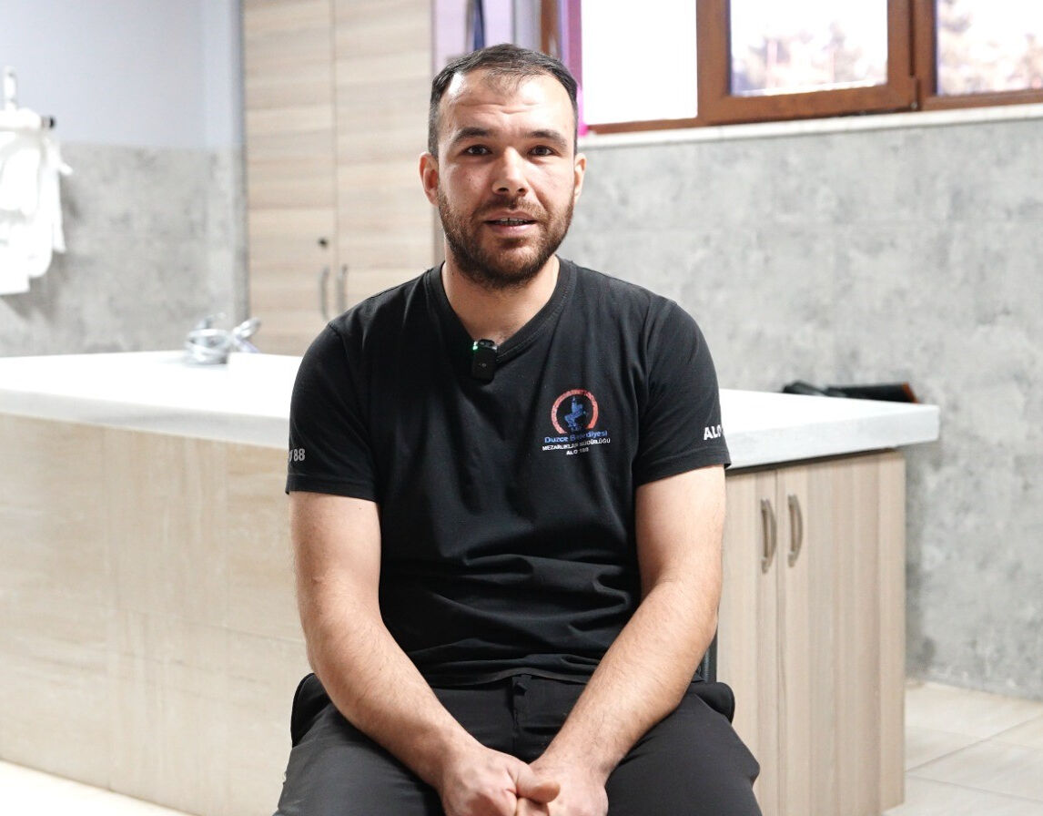 Çarpıcı gassal hatıraları gündemden düşmüyor: Verdiğim çayı içmedi... Odayı gül kokusu sardı - 4. Resim