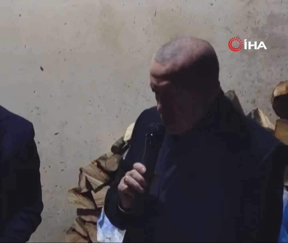 Cumhurbaşkanı Erdoğan komşusunun taziyesinde Kuran-ı Kerim okudu - 1. Resim