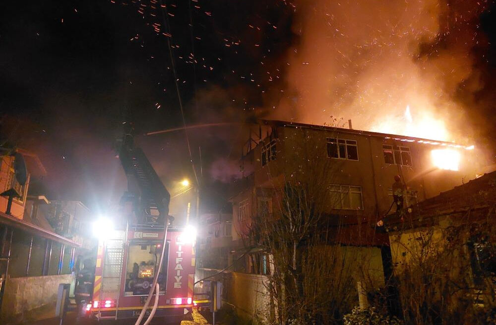 Sakarya'da 4 yabancının yaşadığı evde korkutan yangın - 2. Resim