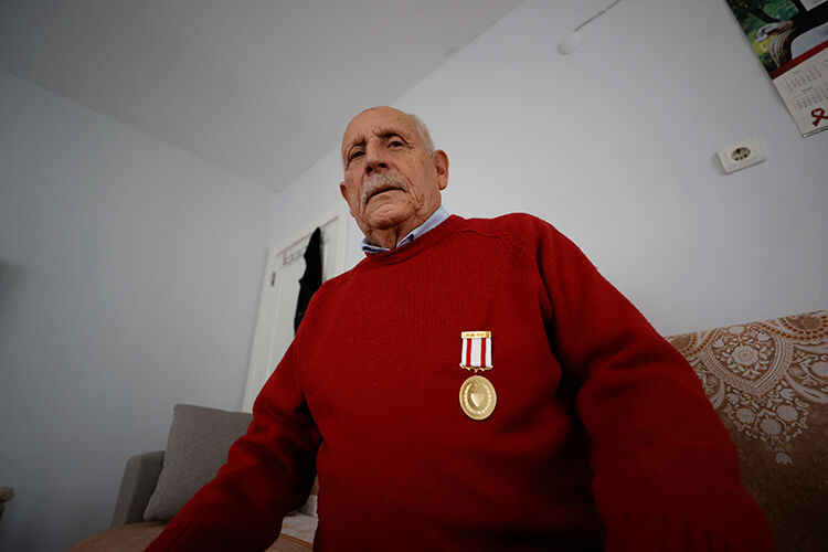 Yarım asır sonra gelen madalya! Kıbrıs gazisi olduğunu 50 yıl sonra öğrendi - 3. Resim