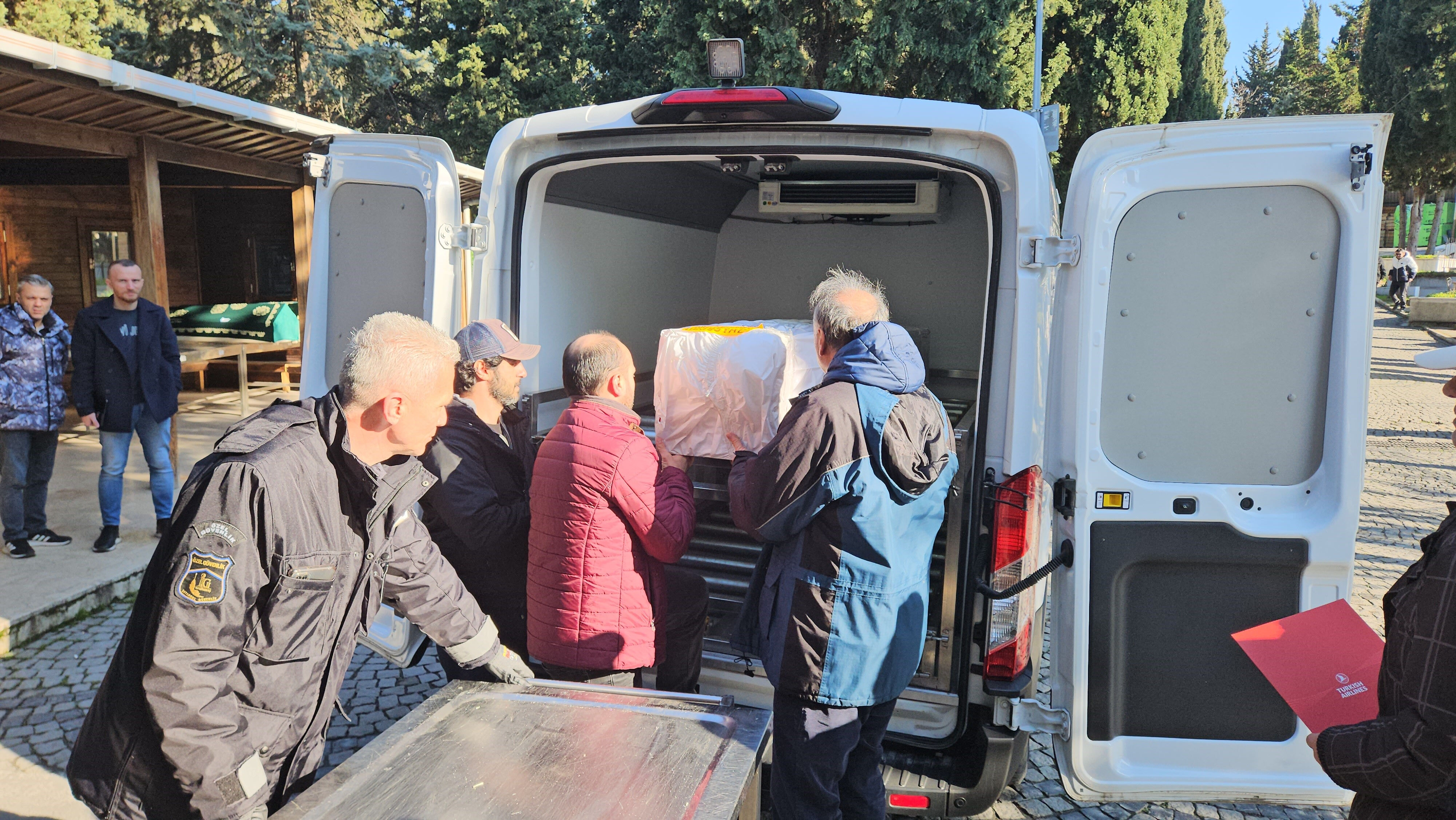 Yeniköy Mezarlığı nerede, nasıl gidilir? Ferdi Tayfur, bugün aile mezarlığına defnedilecek Yeniköy Mezarlığı nerede, nasıl gidilir? Ferdi Tayfur, bugün aile mezarlığına defnedilecek - 1. Resim