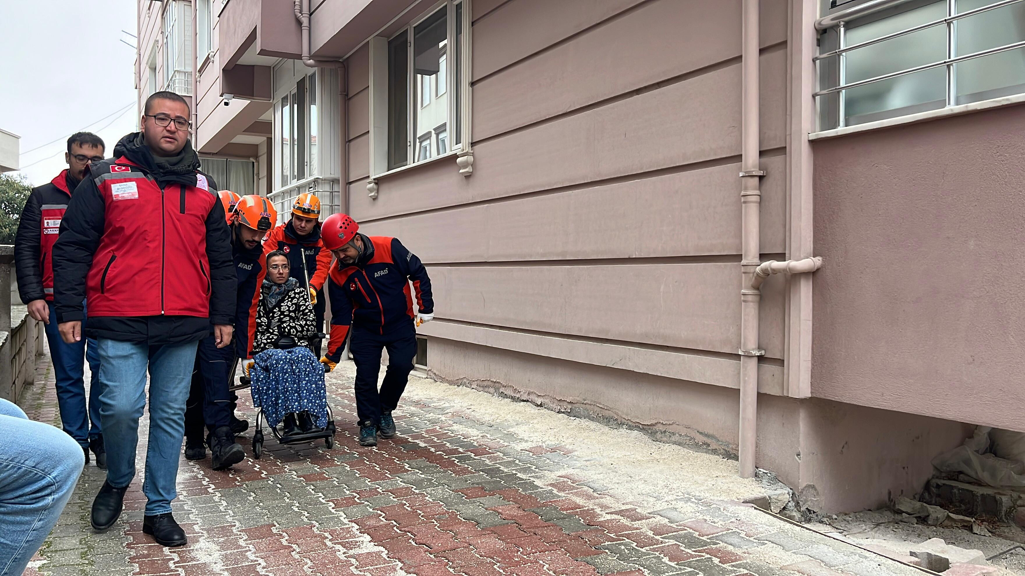 5,2'lik korkutan deprem senaryosu! Burdur'da gerçeğini aratmayan tatbikat 5,2'lik korkutan deprem senaryosu! Burdur'da gerçeğini aratmayan tatbikat - 4. Resim
