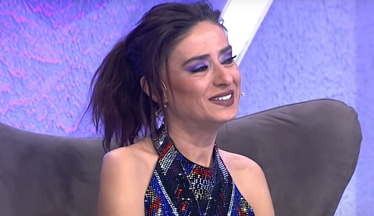 Aldığı emekli maaşına isyan etmişti! Yıldız Tilbe'nin aldığı lüks araç dikkat çekti! Fiyatı dudak uçuklattı Aldığı emekli maaşına isyan etmişti! Yıldız Tilbe'nin aldığı lüks araç dikkat çekti! Fiyatı dudak uçuklattı - 1. Resim