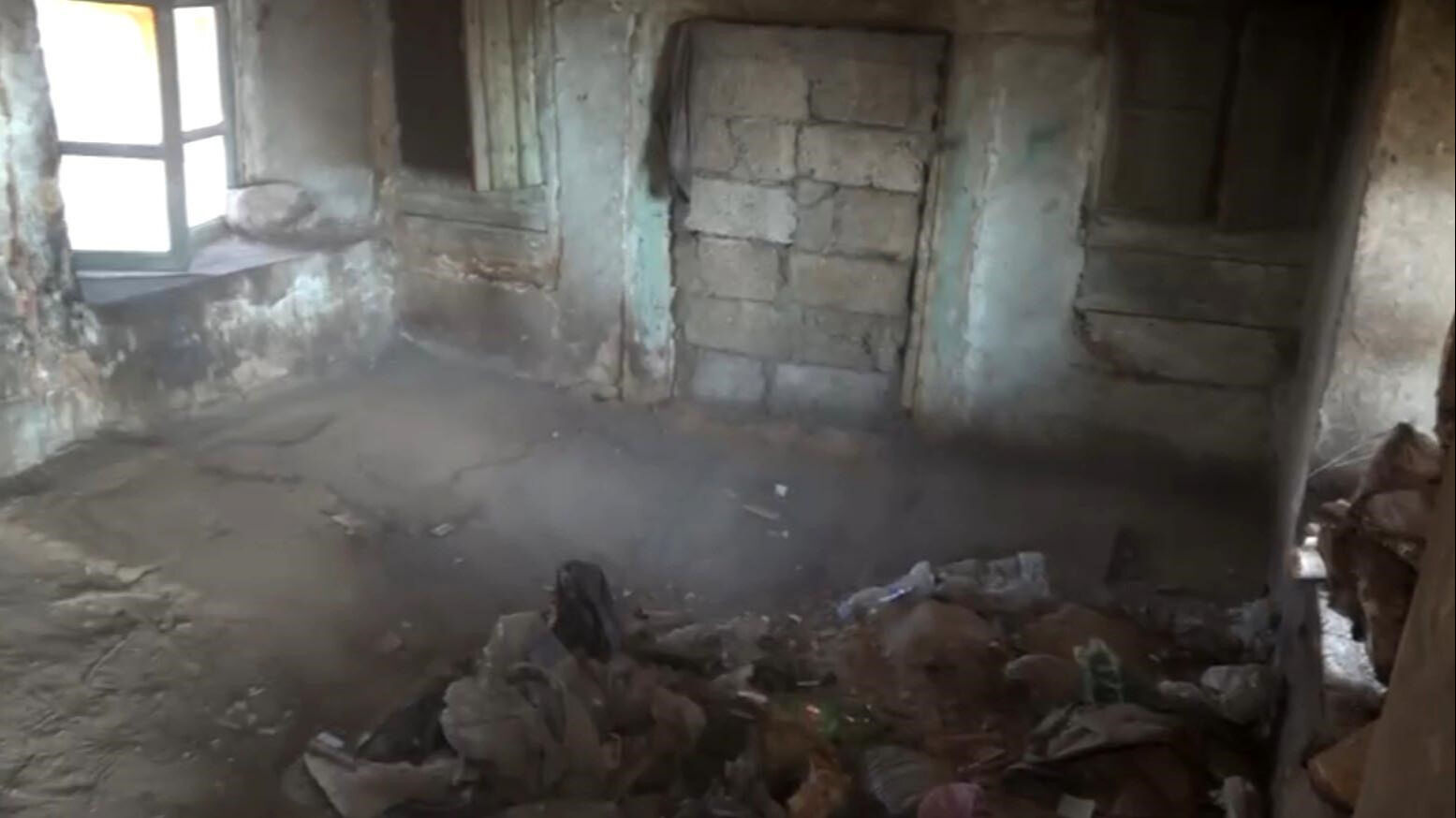 Bolat Kömürcü'nün viranesine giren ekipler şoke oldu: Evinden kedi cesedi bile çıktı - 4. Resim