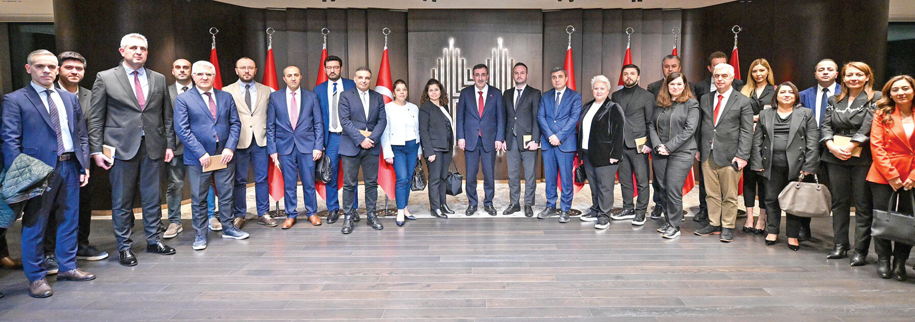 Cumhurbaşkanı Yardımcısı Yılmaz işareti verdi: En düşük emekliye umut Cumhurbaşkanı Yardımcısı Yılmaz işareti verdi: En düşük emekliye umut - 1. Resim