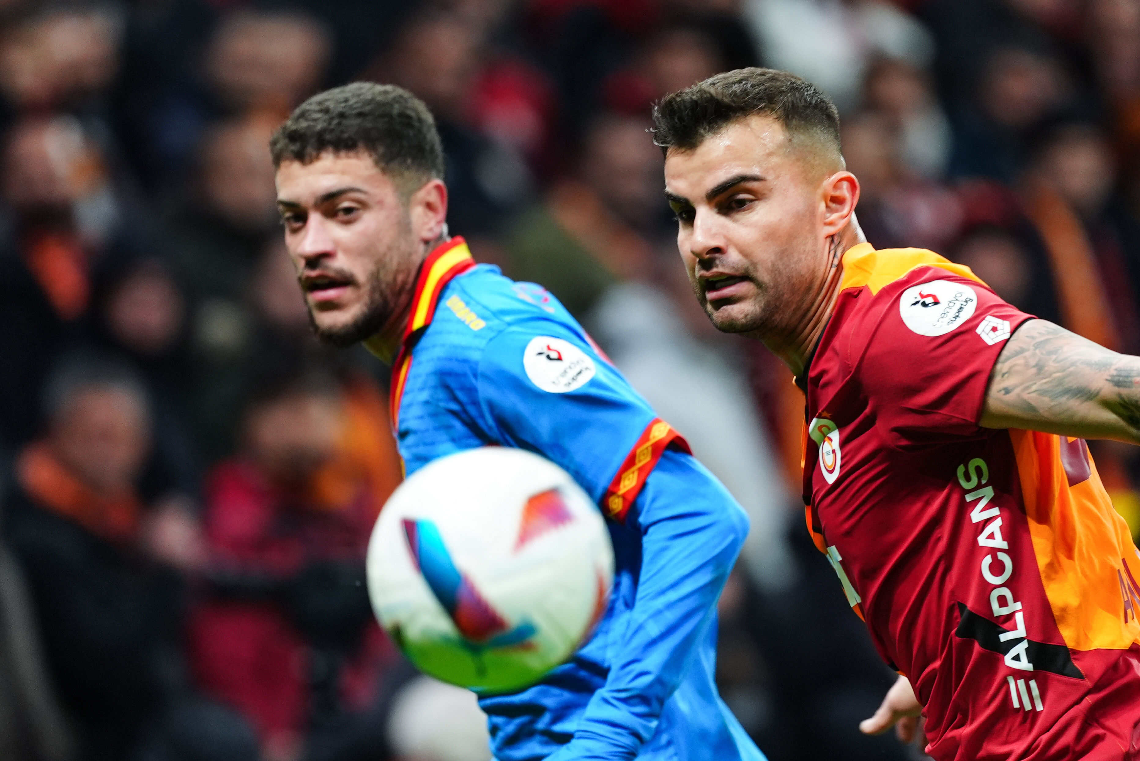 Göztepe'den hakem açıklaması: Bileğinin Hakkıyla Kazananlar Ligi istiyoruz Göztepe'den hakem açıklaması: Bileğinin Hakkıyla Kazananlar Ligi istiyoruz - 1. Resim