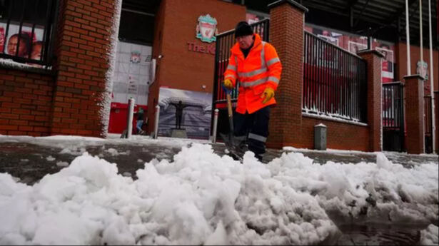 Kar yağışı nedeniyle ertelenecekti! Liverpool - Manchester United maçı ne zaman, hangi kanalda? - 1. Resim