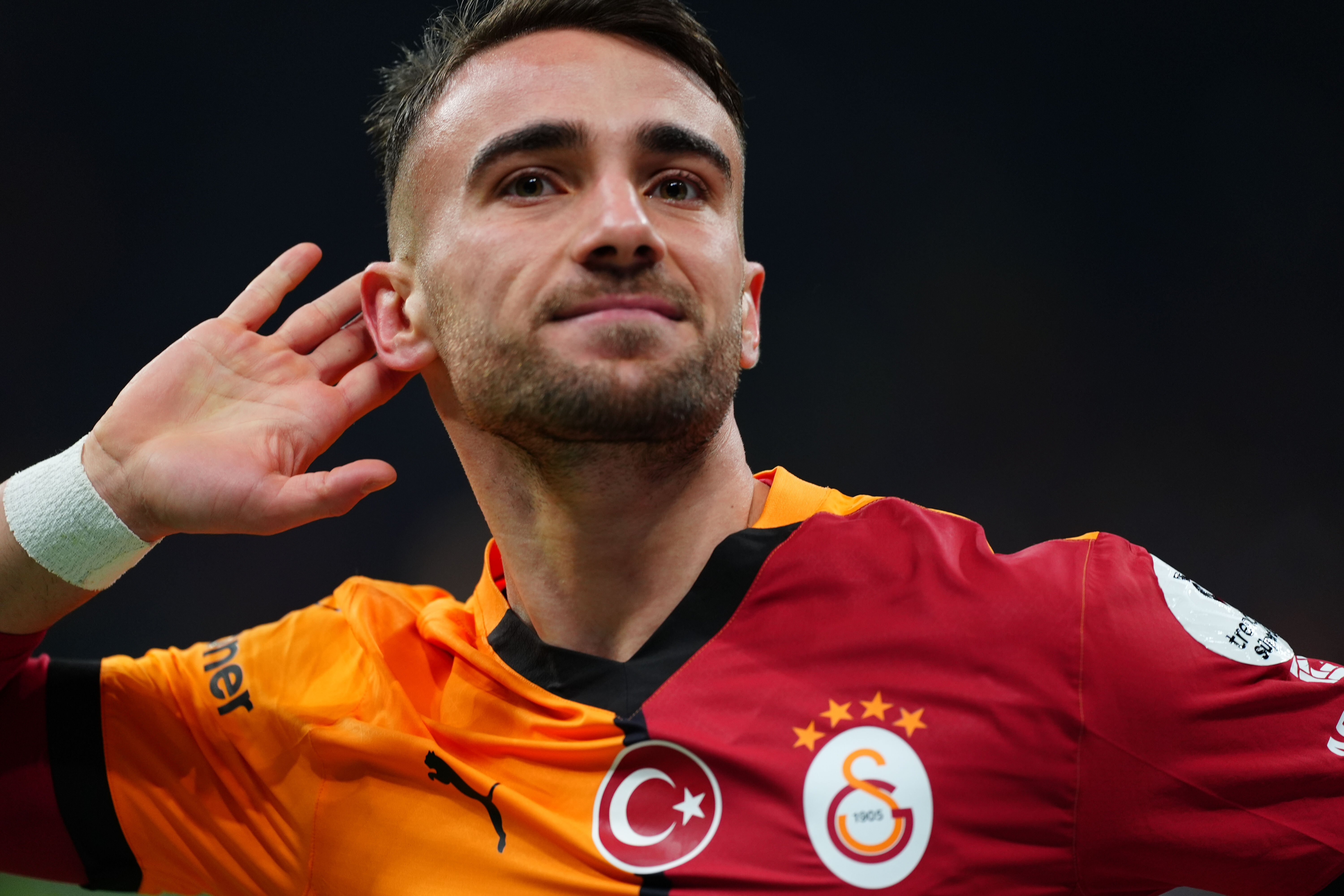 Premier Lig devi harekete geçti! Okan Buruk'un yıldızına verdikleri ücret ortaya çıktı Premier Lig devi harekete geçti! Okan Buruk'un yıldızına verdikleri ücret ortaya çıktı - 2. Resim