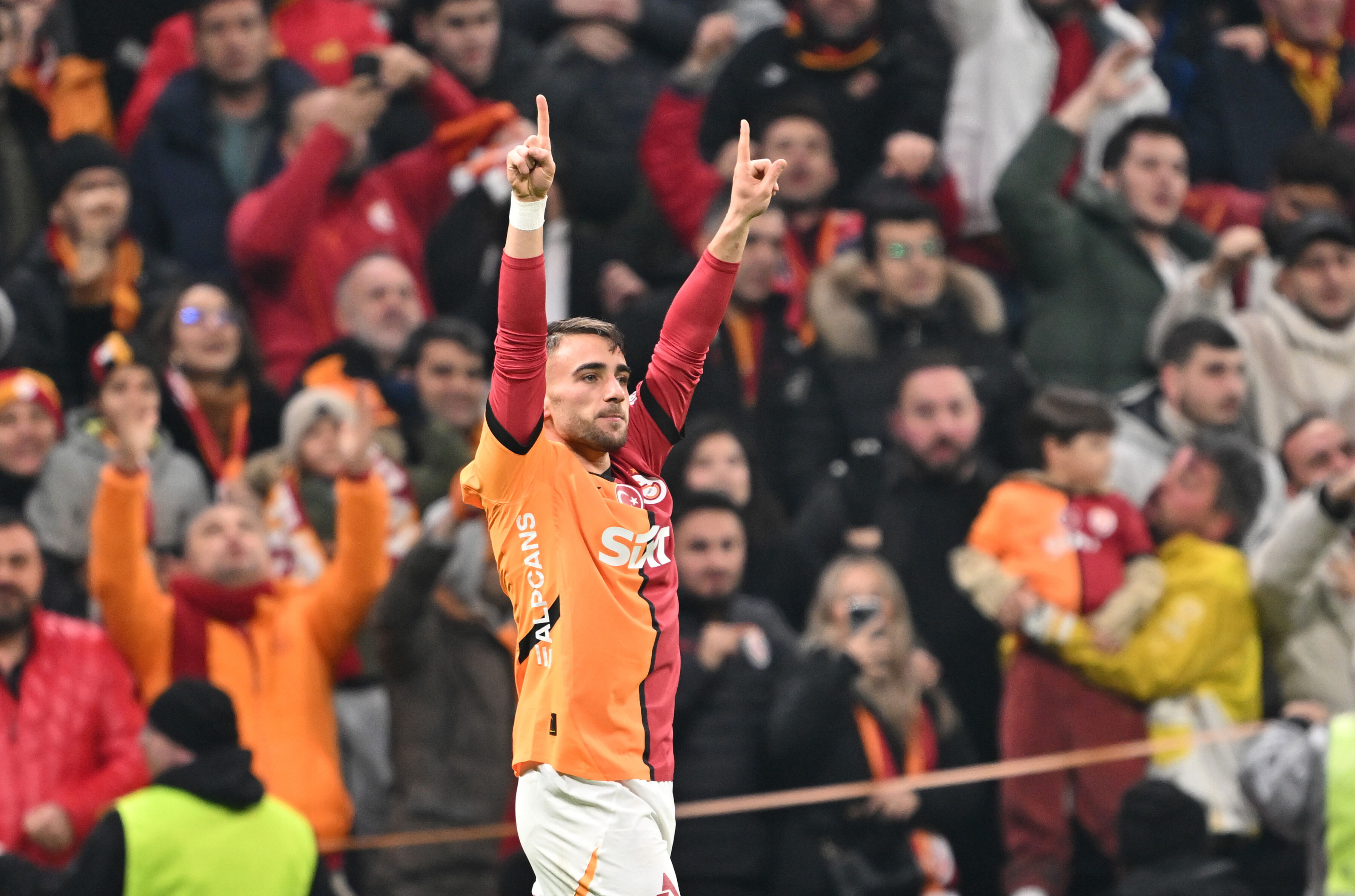 Premier Lig devi harekete geçti! Okan Buruk'un yıldızına verdikleri ücret ortaya çıktı Premier Lig devi harekete geçti! Okan Buruk'un yıldızına verdikleri ücret ortaya çıktı - 4. Resim