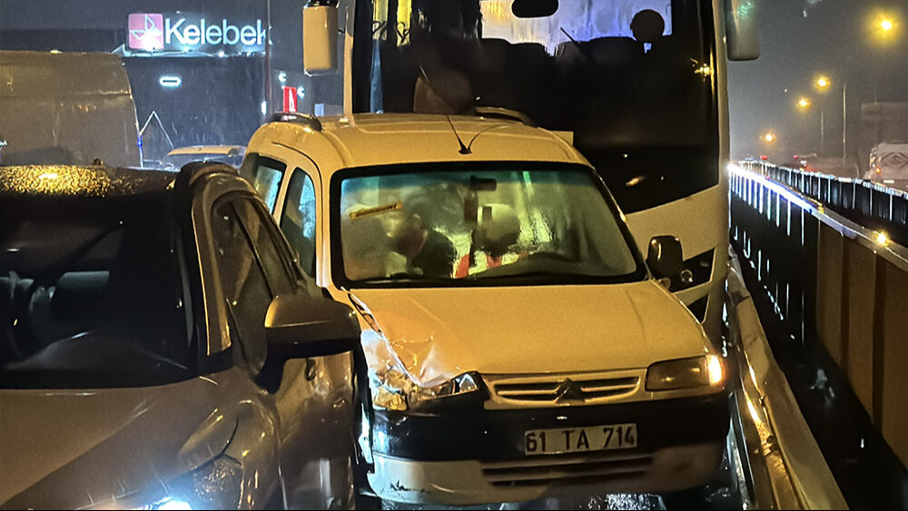 Samsun'da zincirleme kaza! 8 ara&ccedil; birbirine girdi - 2. Resim