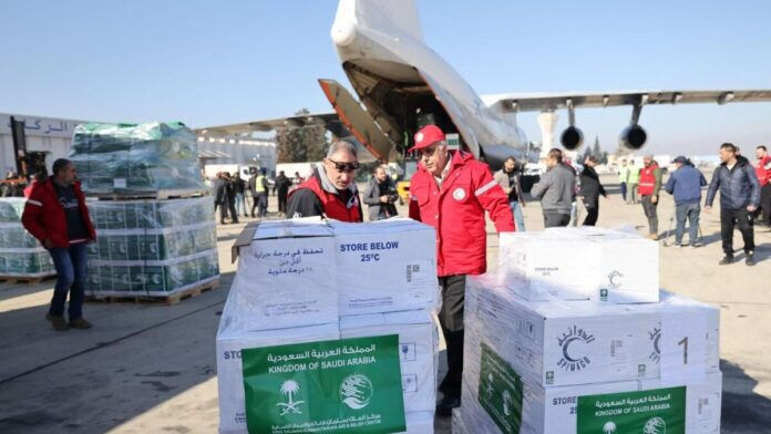 Suriye'ye 34 tonluk insani yardım paketi! Şam Havalimanı'nda büyük sevinç - 1. Resim