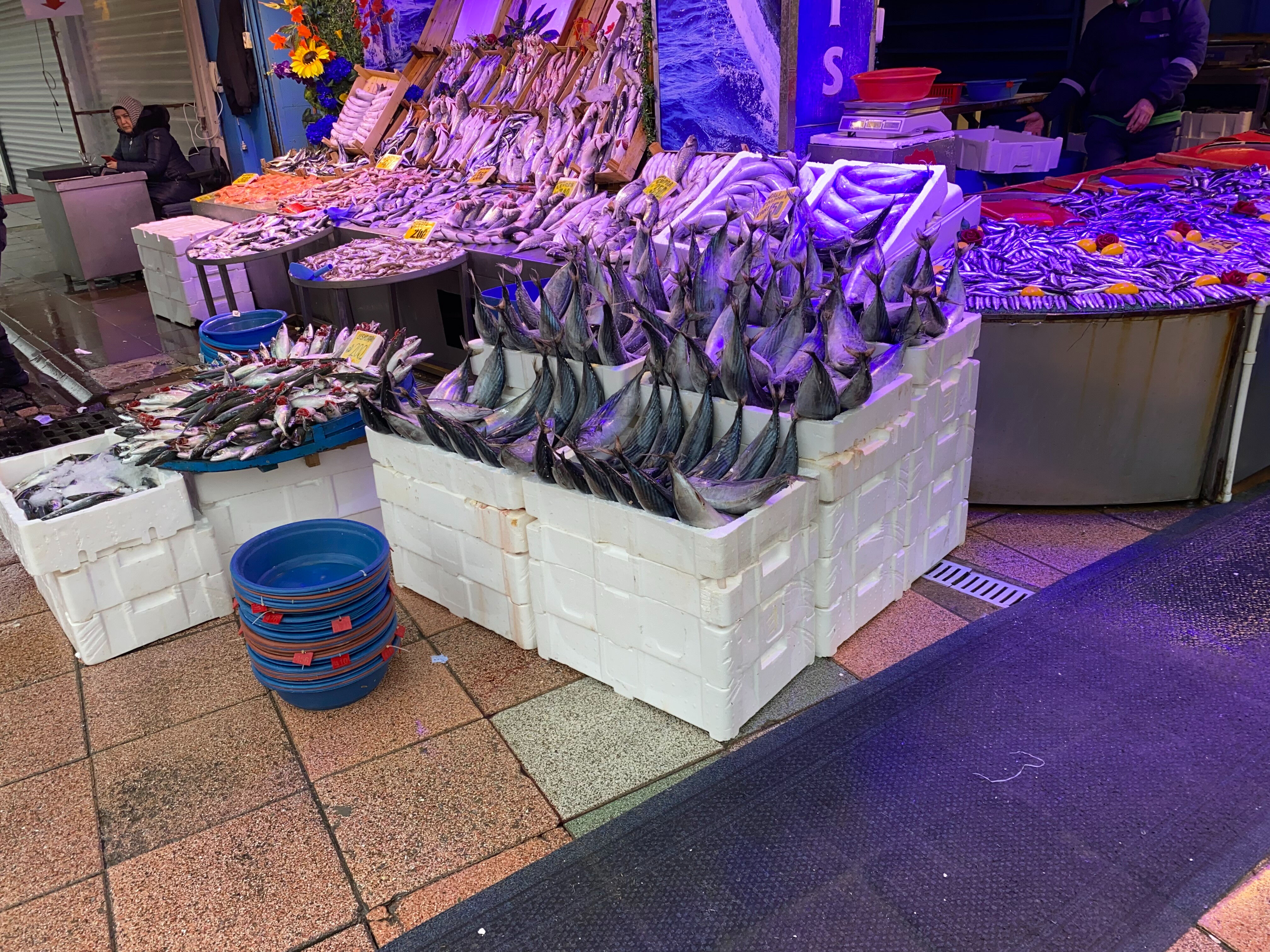 Tezgahtaki fiyatlar düşüyor: Normal fiyatı 500 TL, şimdi ise... Tezgahtaki fiyatlar düşüyor, vatandaş kapış kapış alıyor! Normal fiyatı 500 TL, şimdi ise... - 4. Resim