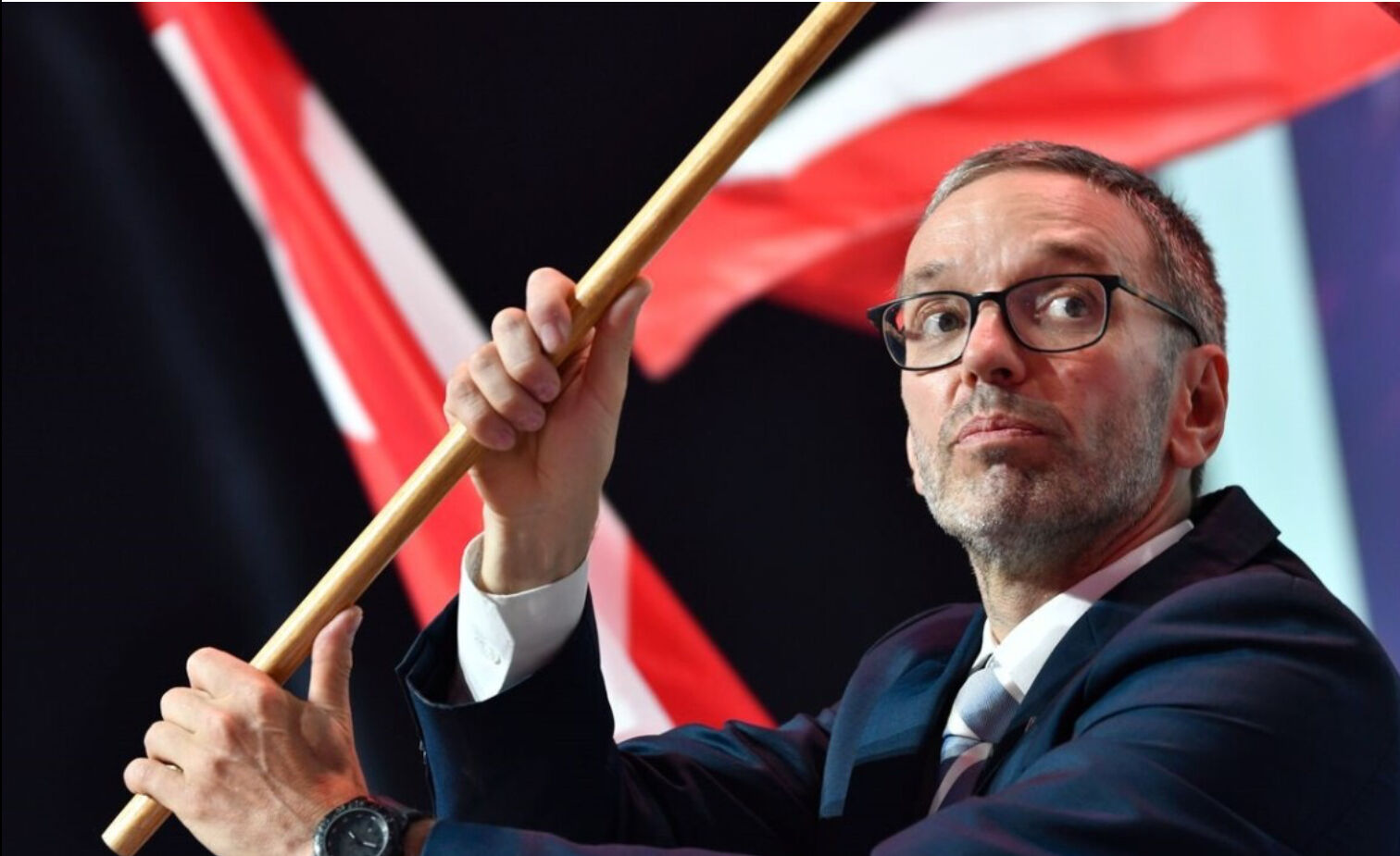 Avrupa için kötü haber! Avusturya’da aşırı sağcı lider hükümeti kuruyor Avusturya'da aşırı sağcı lider hükümet kurma görevini üstlendi - 1. Resim