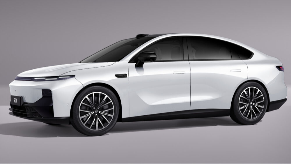 Bir tarafı Avrupalı bir tarafı Çinli: Leapmotor B01 casus kameralara yakalandı - 1. Resim