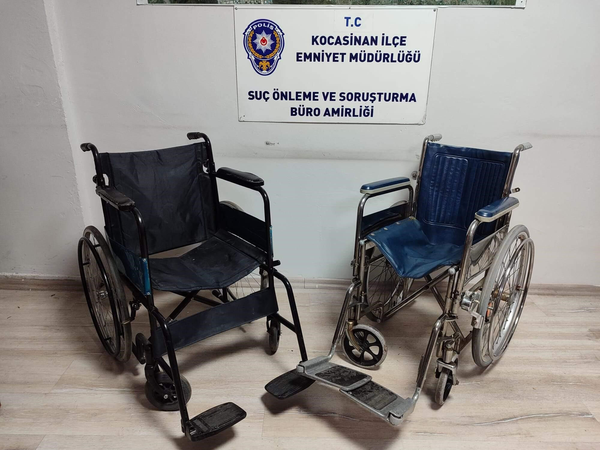 Filmlere konu olacak hırsızlık olayı! Engelli rolü yapıp tekerlekli sandalye çaldılar - 1. Resim