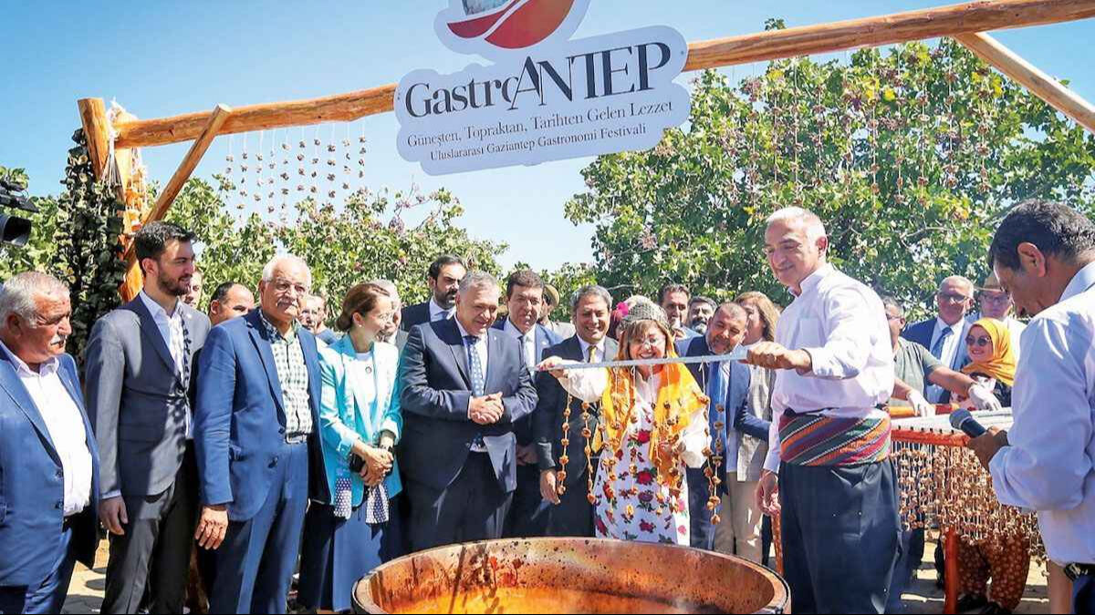 Gaziantep Gastronomi Festivali "GastroANTEP" 2023: Lezzet ve Kültür Dolu Bir Haftasonu! Gaziantep Gastronomi Festivali "GastroANTEP" 2023: Lezzet ve Kültür Dolu Bir Haftasonu! - 1. Resim