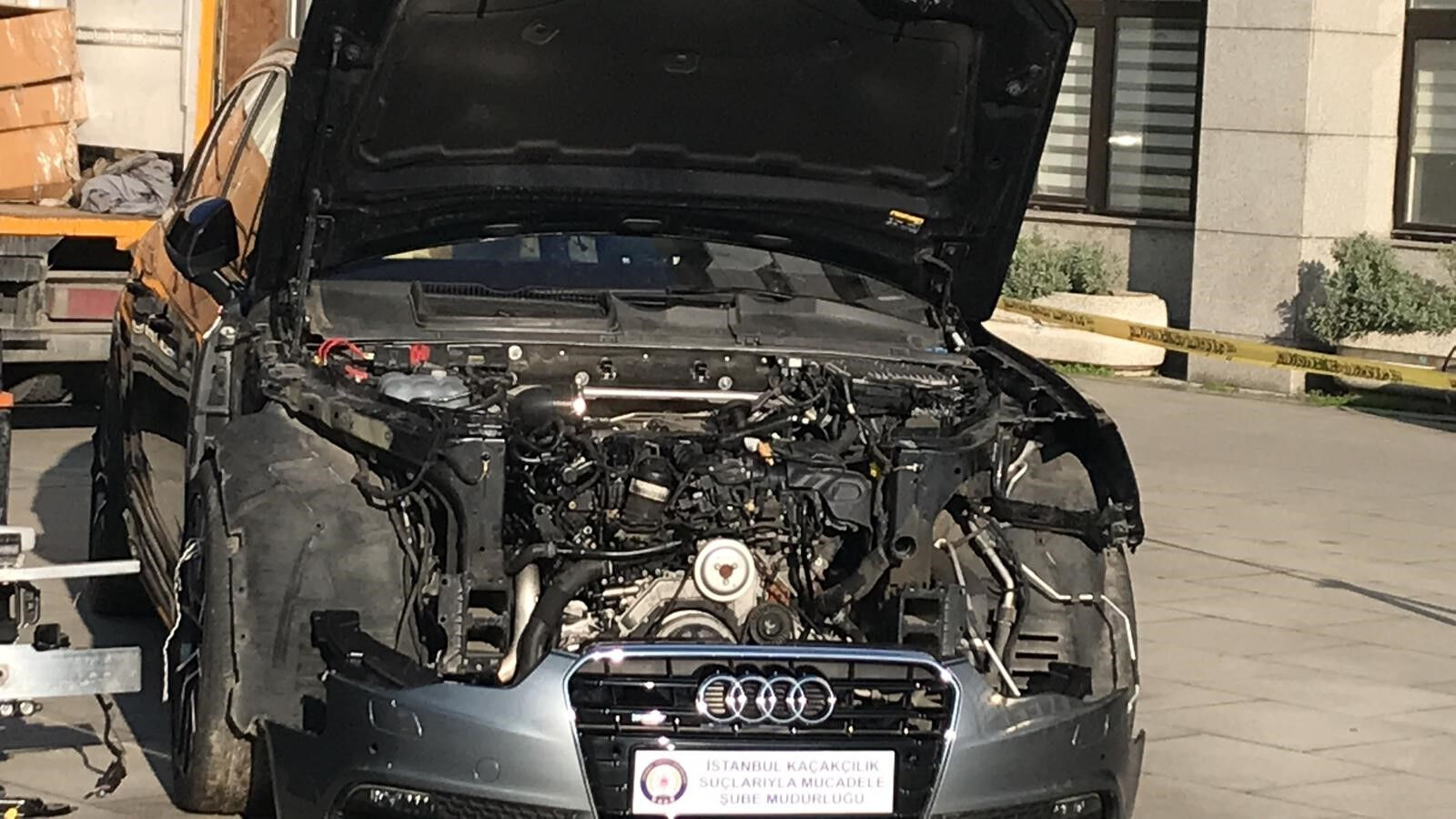 Kadıköy ve Beykoz'a saklamışlardı! Yedek oto parça operasyonu: Piyasa değeri 110 milyon lira - 1. Resim