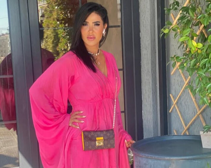 Karın germe ameliyatı yüzünden çürümeye başladı! "Kokuyor" diyen doktora okkalı tazminat davası - 2. Resim