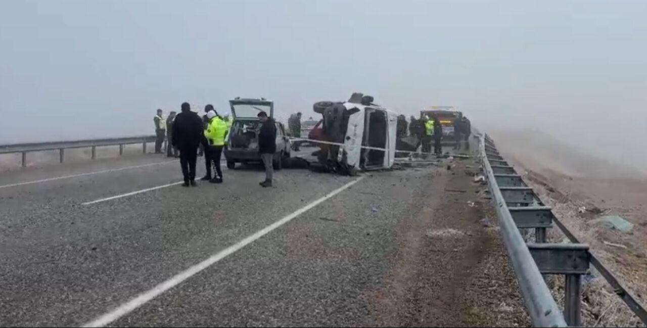 Kırşehir'de zincirleme trafik kazası! Çok sayıda ölü ve yaralı var - 2. Resim