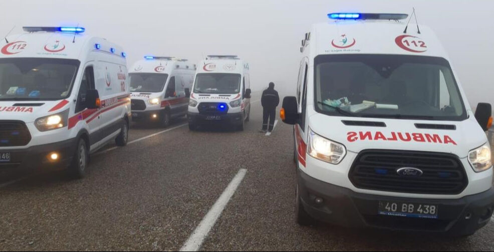 Kırşehir'de zincirleme trafik kazası! Çok sayıda ölü ve yaralı var - 4. Resim