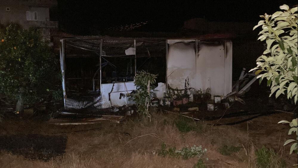 Mersin'de yangın faciası! Isınmak isterken canından oldu Mersin'de yangın faciası! Isınmak isterken canından oldu - 1. Resim