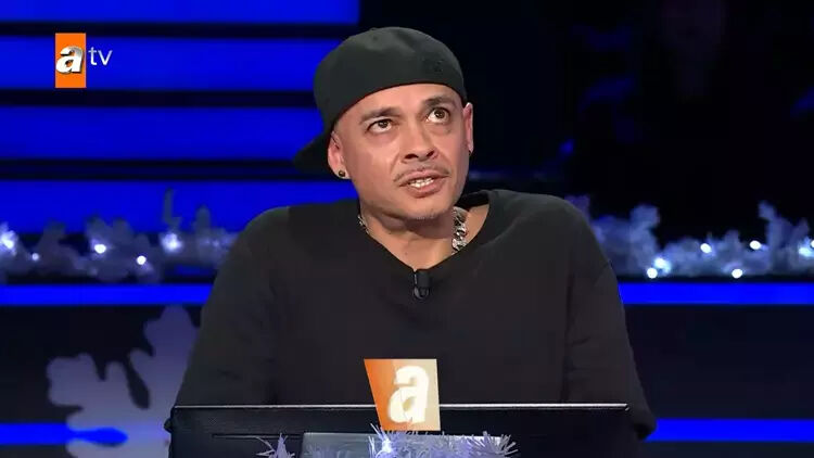 Milyoner'in yılbaşı geliri çocuklara gitti! Bakan ödülü teslim alırken para miktarı gündem oldu - 2. Resim