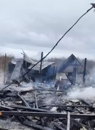 Misafirliğe gittikleri ev küle döndü! 5 kardeşin cansız bedeni çıkarıldı Misafirliğe gittikleri ev küle döndü! 5 kardeşin cansız bedeni çıkarıldı - 1. Resim