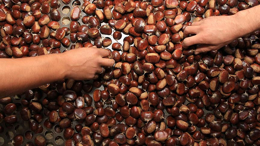 Pazarda şoke eden kirli oyun! Ürünün üzerine saç spreyi sıkıp sattılar - 2. Resim