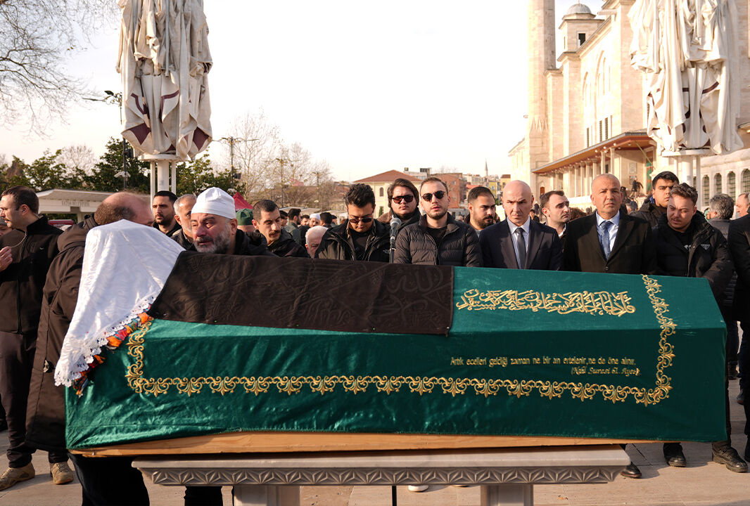 56 yıllık dosta veda! Sadettin Ökten'in eşi Meriç Ökten son yolculuğuna uğurlandı - 1. Resim