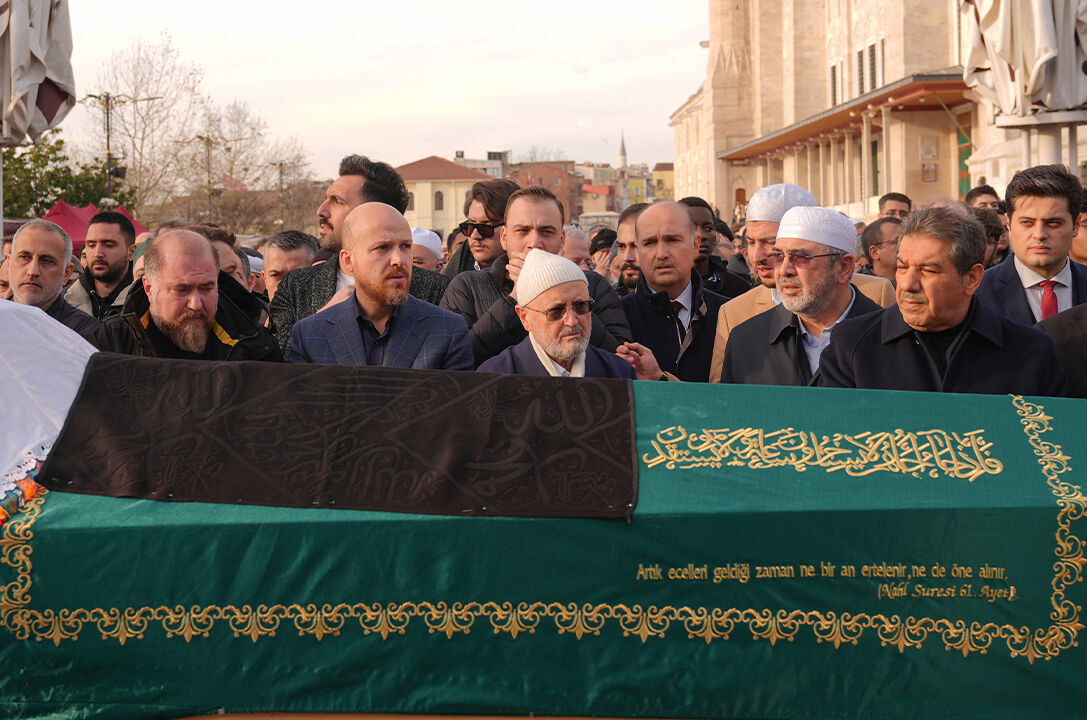 56 yıllık dosta veda! Sadettin Ökten'in eşi Meriç Ökten son yolculuğuna uğurlandı - 2. Resim