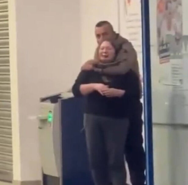 Almanya'da rehine krizi! Bıçaklı saldırgan dehşet saçtı - 2. Resim