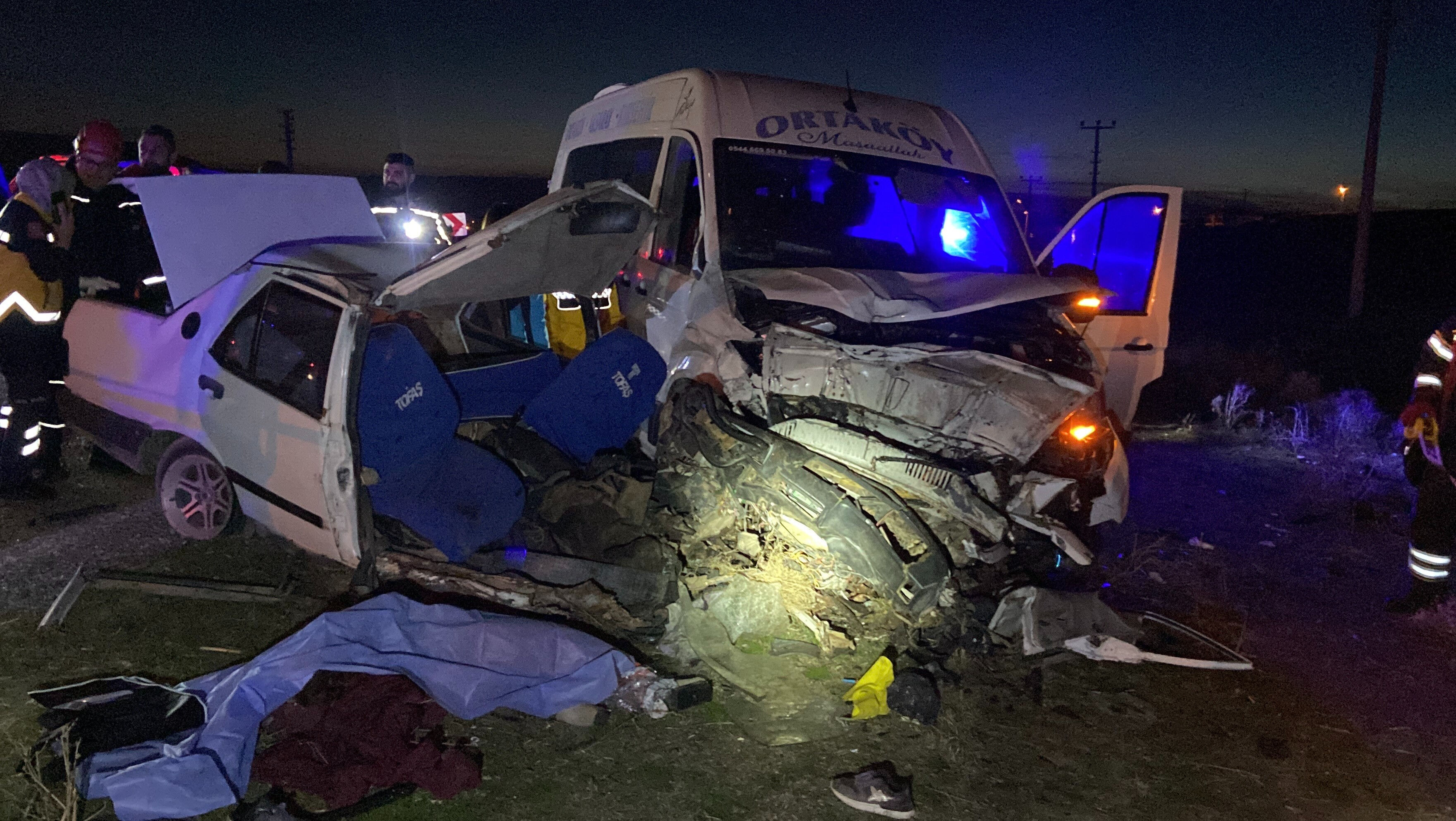 Baba ve kızın acı sonu! Feci kazada otomobil ikiye bölündü - 3. Resim