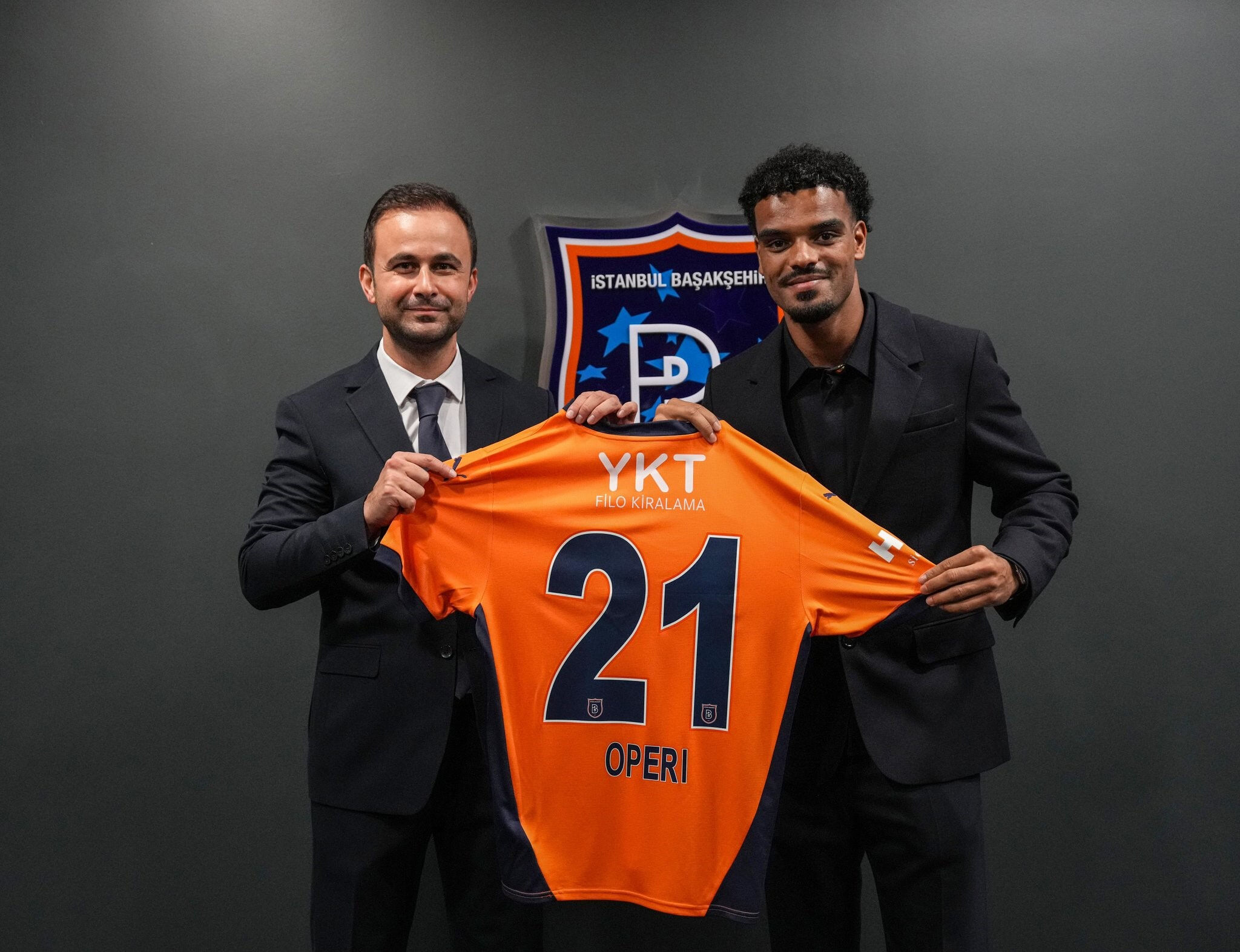 Başakşehir, yeni yıldızını duyurdu! Christopher Operi transferi tamamlandı - 1. Resim