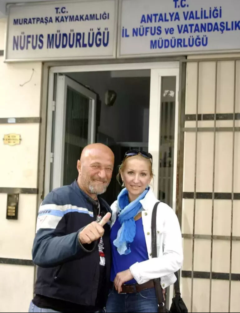 Coşkun Göğen kimdir? Kızı Dünya Göğen ve eşinin ölüm nedeni merak ediliyor - 2. Resim