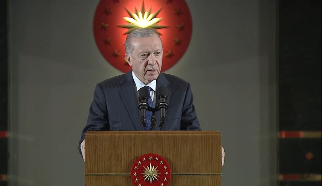 Cumhurbaşkanı Erdoğan valilere seslendi! "Milletin derdine derman olma makamıdır" - 1. Resim