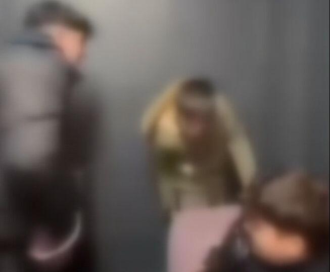 Esenyurt'ta sağır ve dilsiz çocuğa işkence yapan caniler yakalandı! Görüntüler yürekleri parçaladı Esenyurt'ta sağır ve dilsiz çocuğa işkence yapan caniler yakalandı! Görüntüler yürekleri parçaladı - 1. Resim