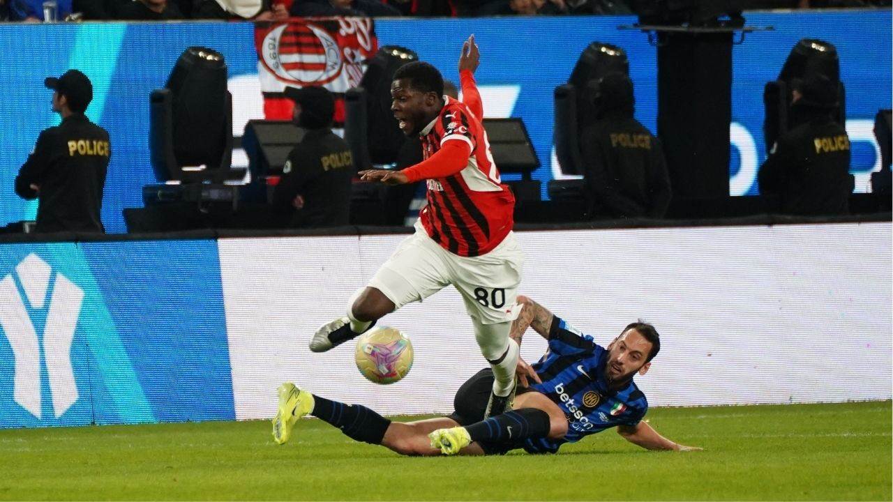 Hakan Çalhanoğlu sakatlandı mı? Milli futbolcu Inter Milan mücadelesini yarıda bıraktı - 2. Resim