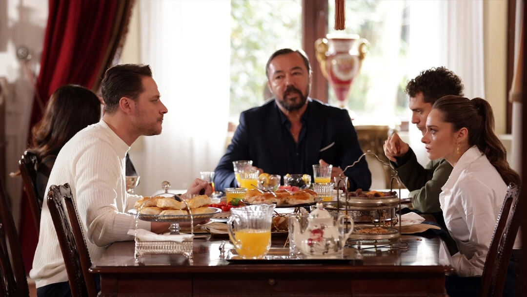 Hudutsuz Sevda bu hafta yok mu, final mi yapacak? Yeni bölüm ne zaman yayınlanacağı merakla bekleniyor! - 1. Resim