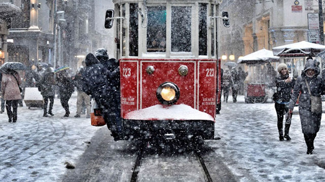 İstanbul&#039;a kar ne zaman yağacak? Meteoroloji uzmanları açıkladı