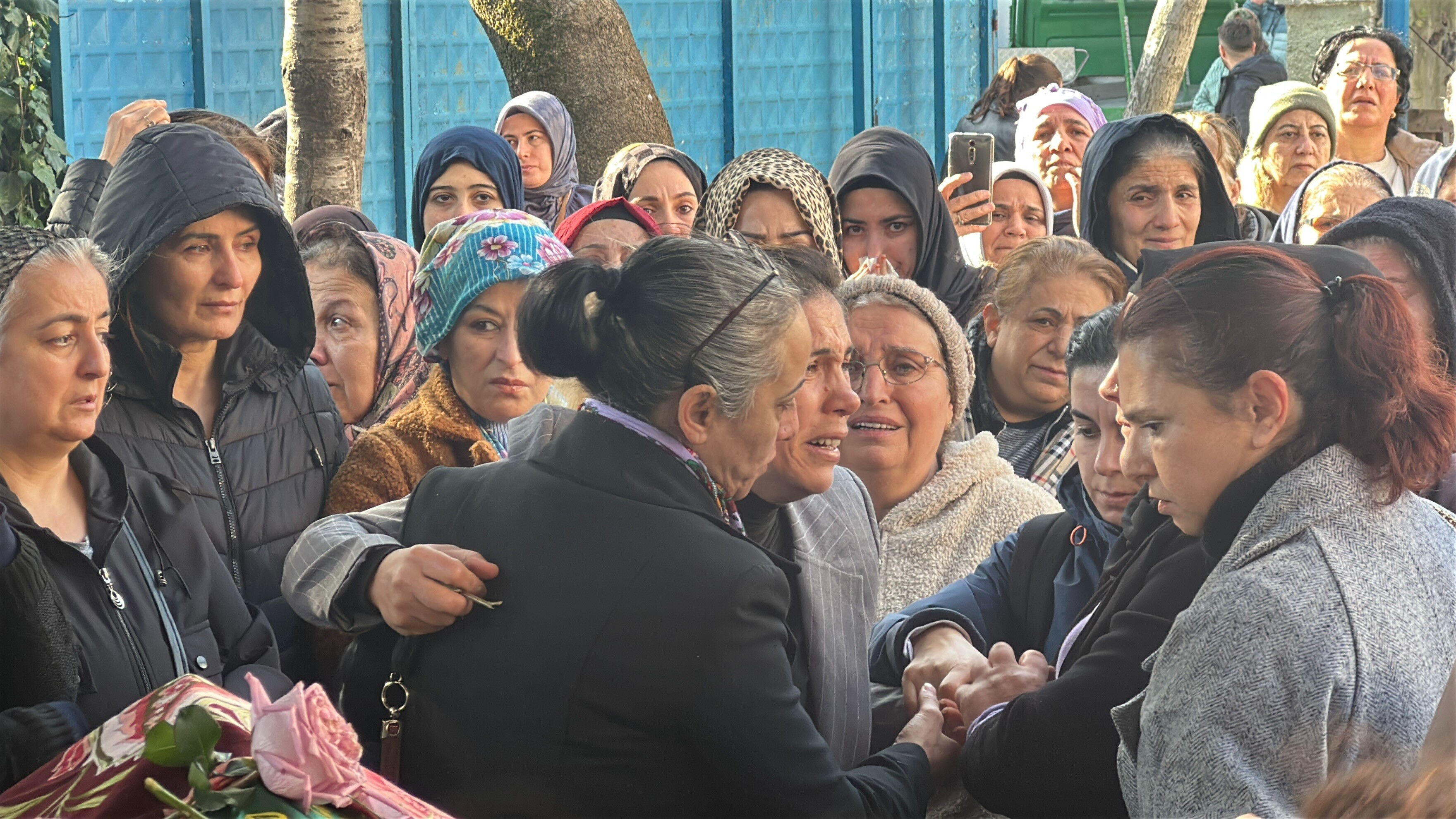 Kocası öldürüp bagaja koymuştu! Ayşe Çelik'in cenazesinde ağabeyine şok tepki - 2. Resim