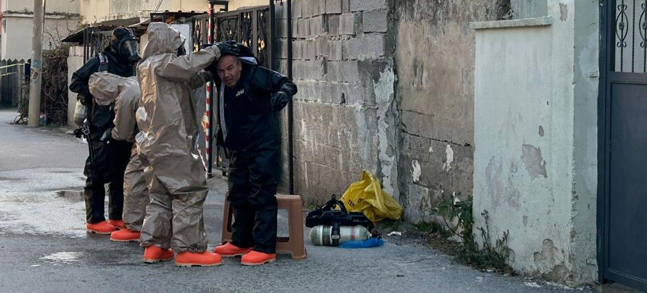 Mersin'de zehirlenme şüphesiyle hastaneye kaldırılan aileden 2 çocuk öldü - 2. Resim