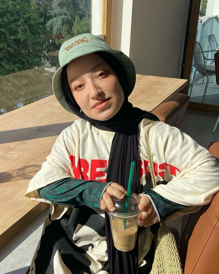 Zehra İnşallah kim? Boyu kaç ve kaç yaşında? Zehra İnşallah'ın soy adı ne? - 1. Resim