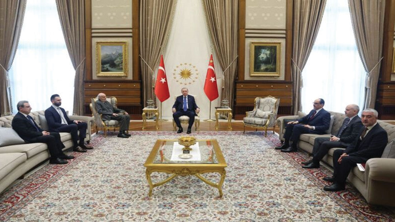 Dürzi lider Velid Canbolat'tan Cumhurbaşkanı Erdoğan'a övgü! Ankara'ya neden geldiğini anlattı Dürzi lider Velid Canbolat'tan Cumhurbaşkanı Erdoğan'a övgü! Ankara'ya neden geldiğini anlattı - 2. Resim