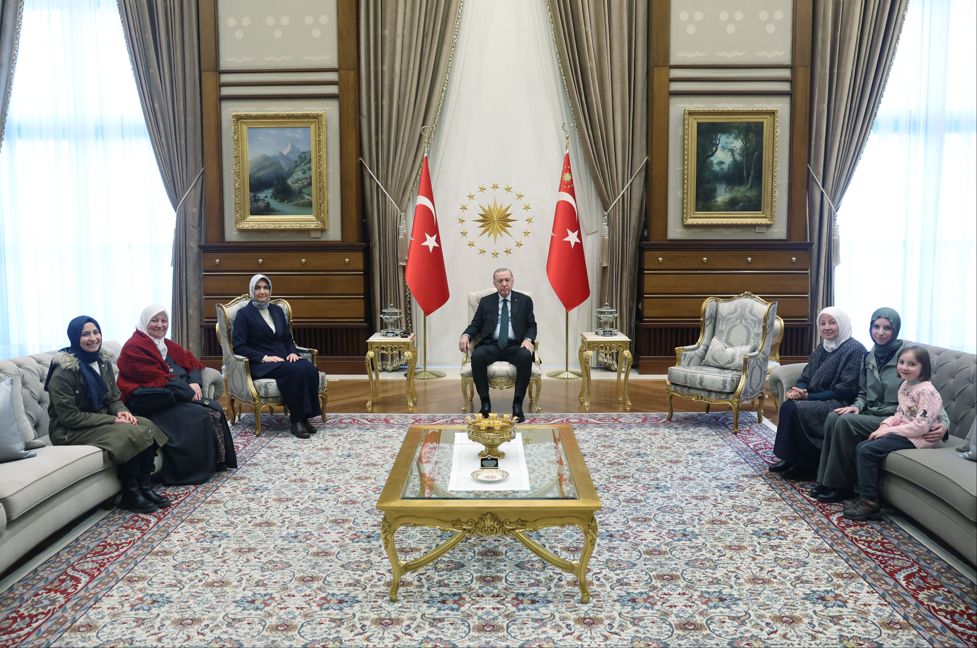 Erdoğan, camilerin gönüllü temizliğini yapan Bayat ailesini kabul etti - 1. Resim